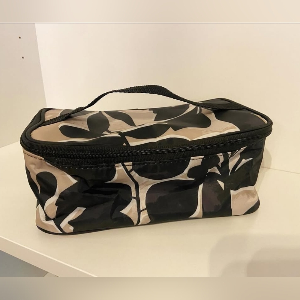 Glamour Case (Layered Foliage)